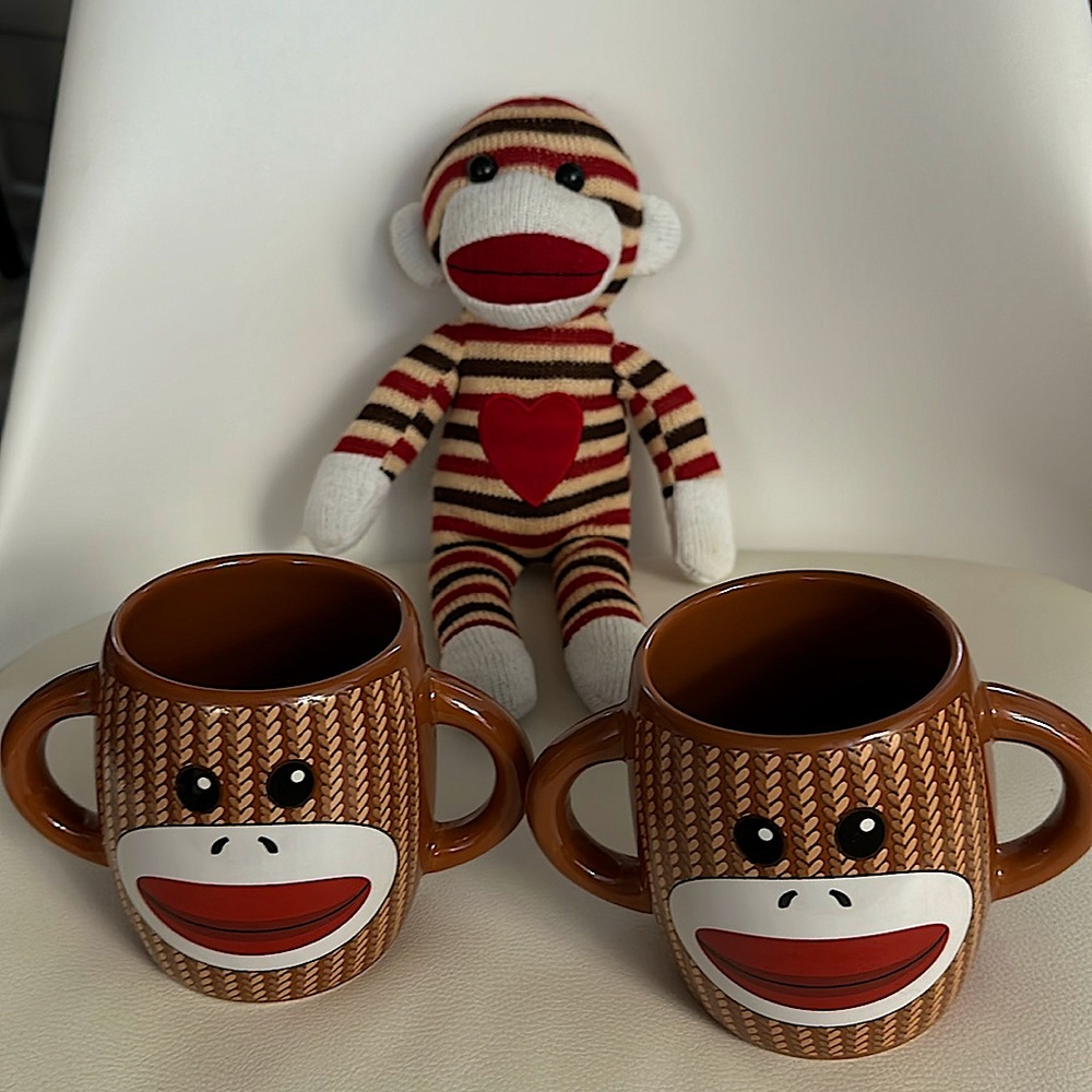 Sock Monkey Gallerie Coffee Mugs (2) w/ a Valentine’s Sock Monkey!  All like new